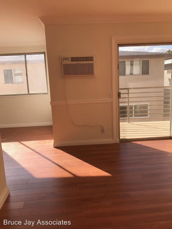 13531 - 13533 Rye Street - Photo 2 of 19