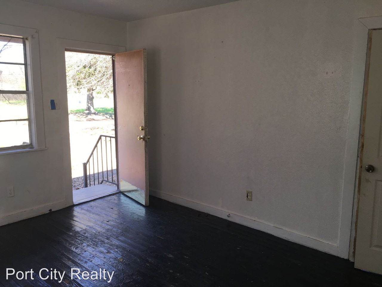 4145 Mayfield St - Photo 3 of 10