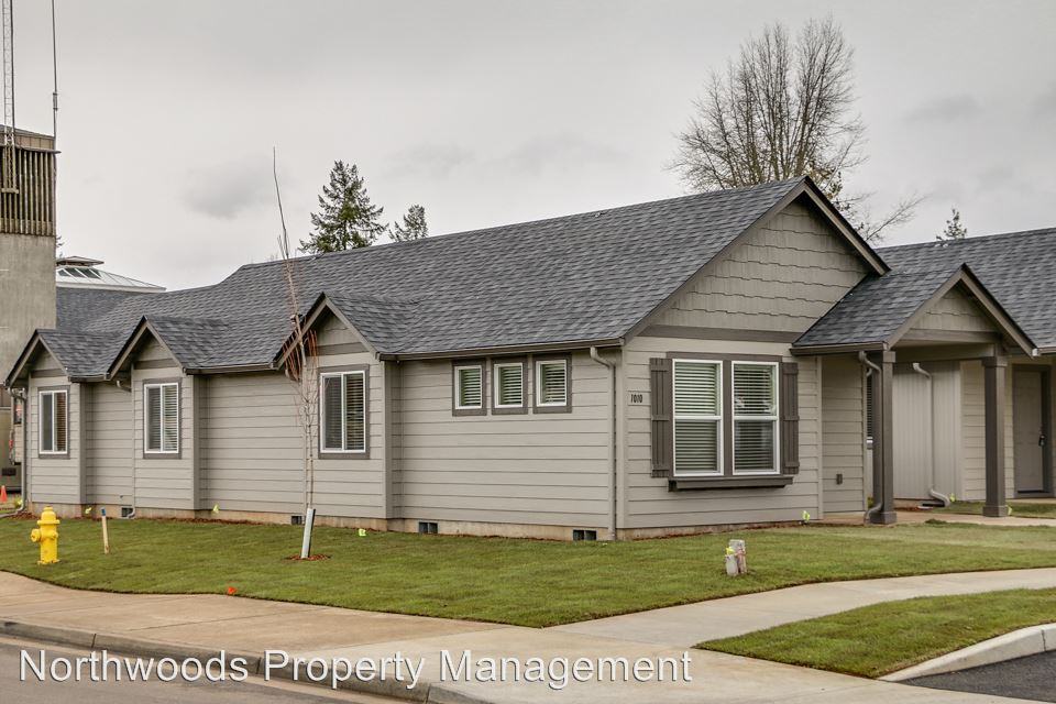 1026 S 2nd St - Photo 2 of 15