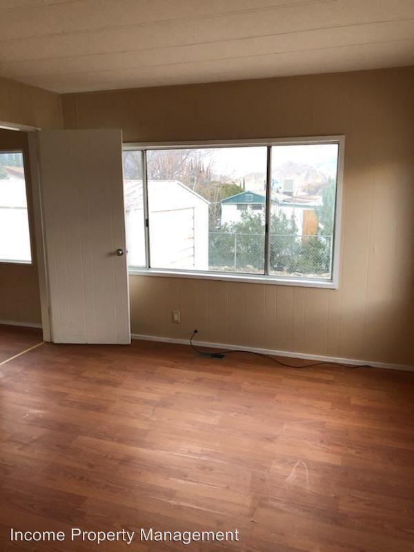 6101 Maple Ave - Photo 3 of 10