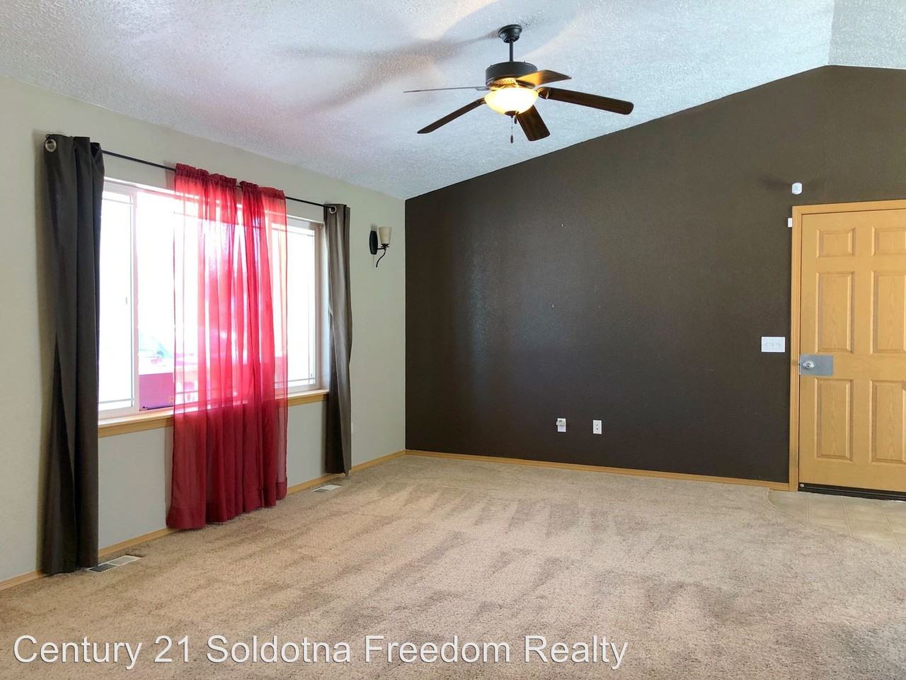 34075 Matanuska St - Photo 3 of 3