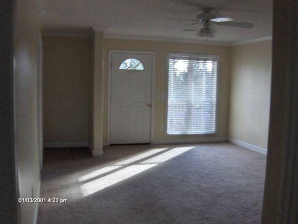 19349 Crestwick St - Photo 3 of 14