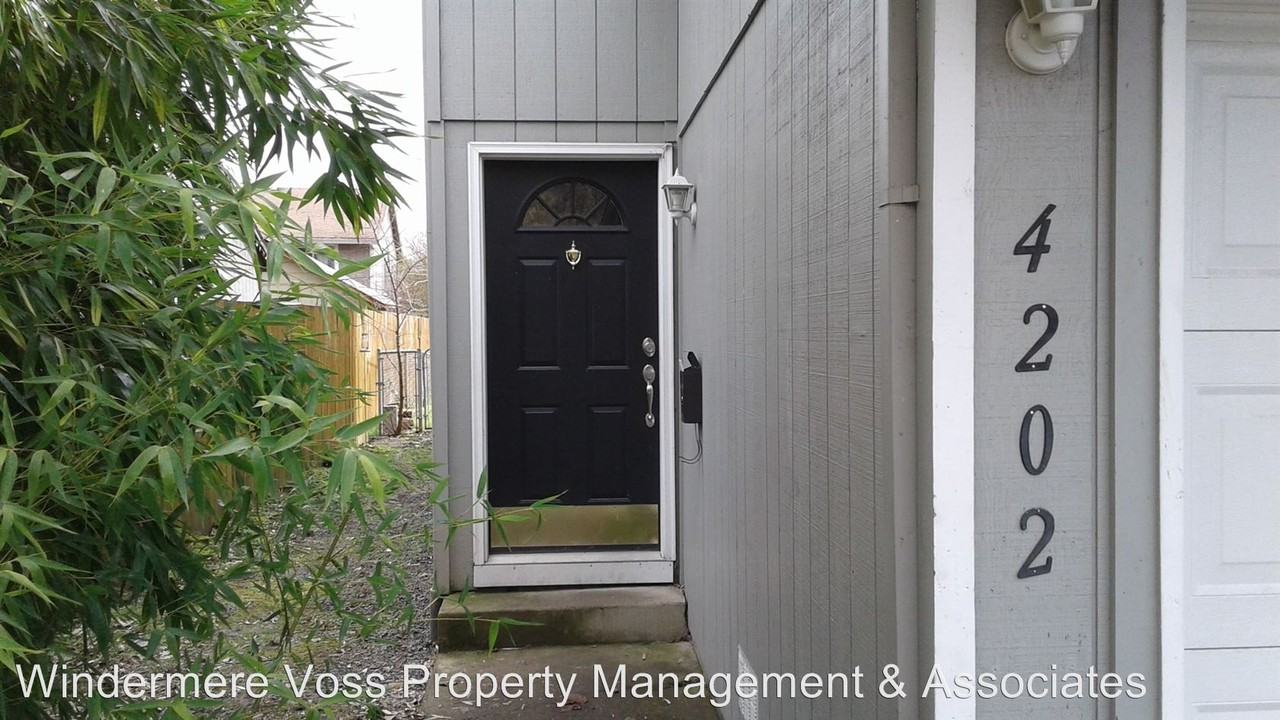 4202 N Juneau St - Photo 2 of 17