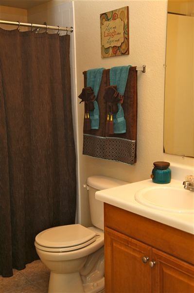 Rolling Oaks Apartments - Photo 3 of 7