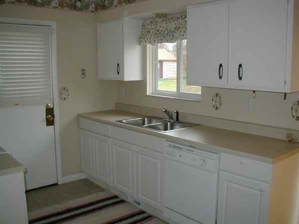 2260 Commonwealth Ave - Photo 3 of 5