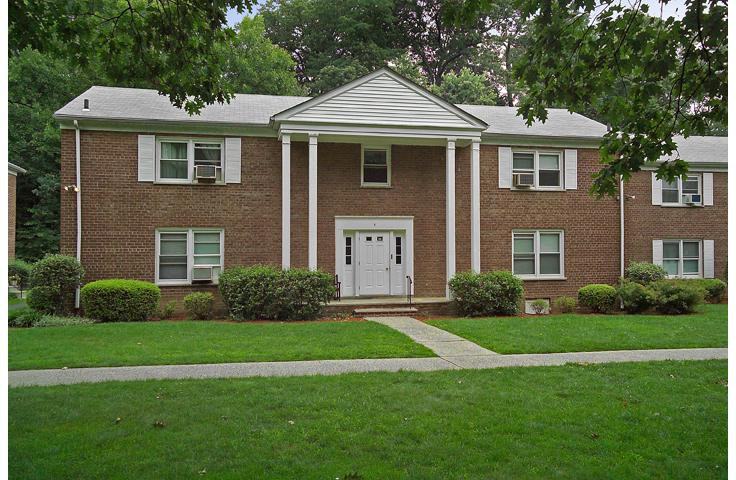 Short Hills Gardens - Photo 2 of 20