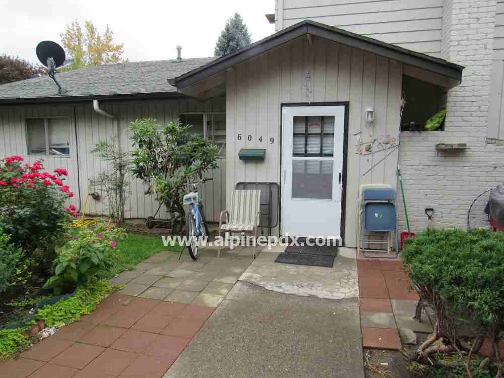 6049 Sw Valley Ave - Photo 2 of 10