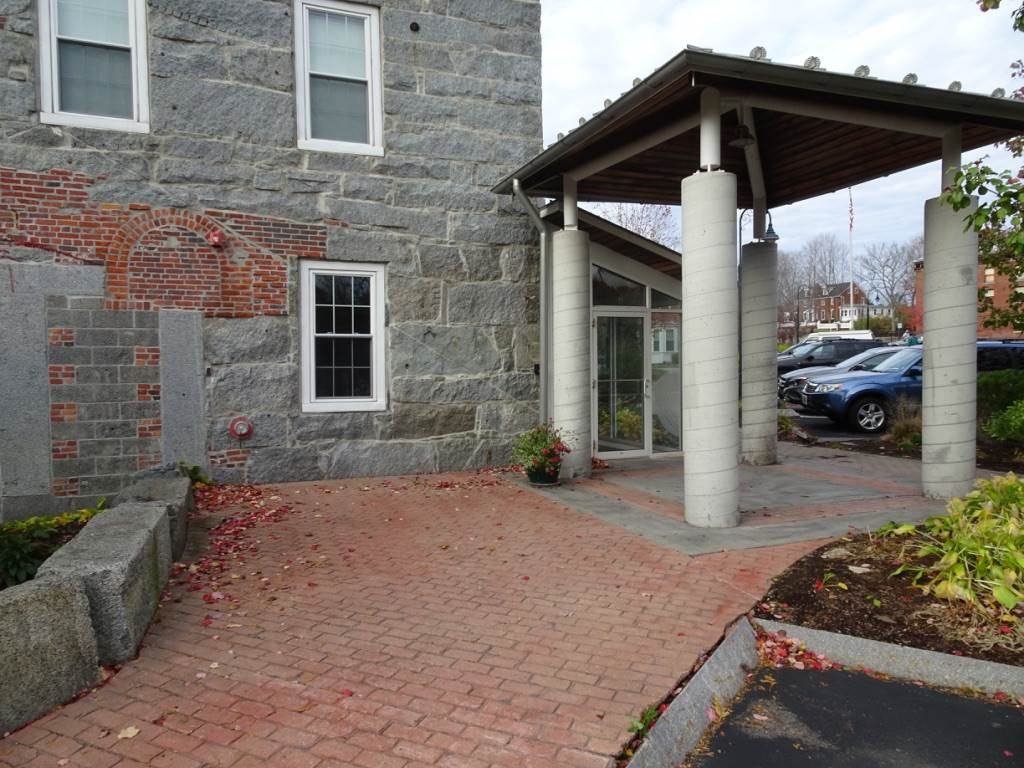 6 Bay Rd - Photo 3 of 33