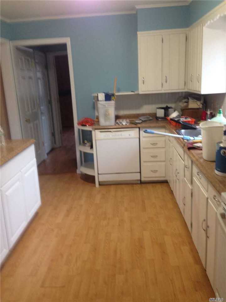 869 Wall St - Photo 3 of 11