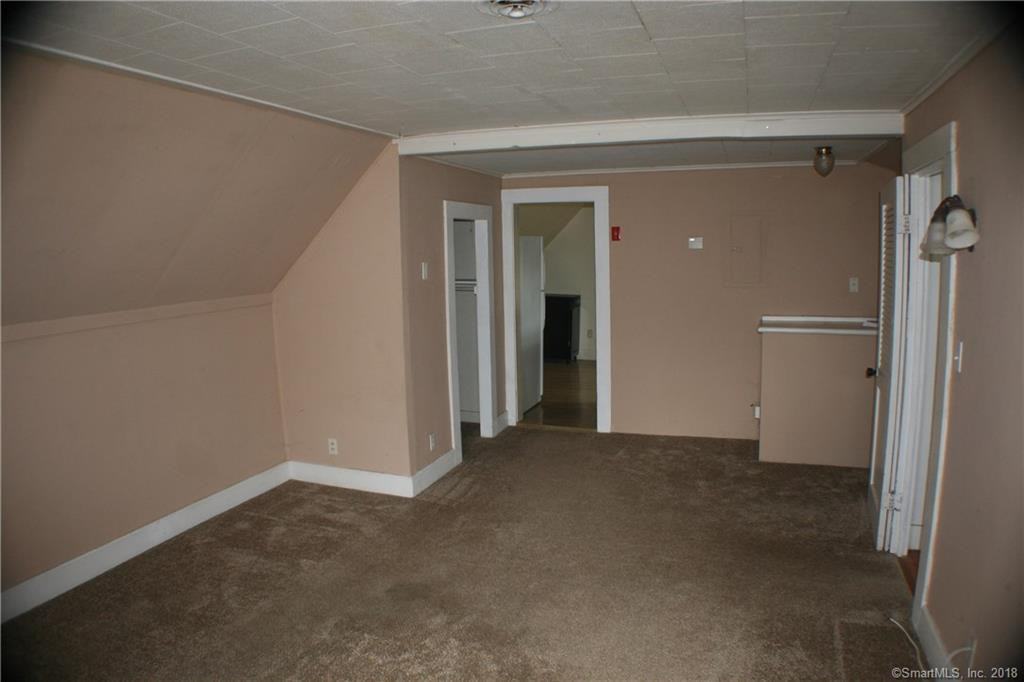 665 Mountain Rd - Photo 3 of 9