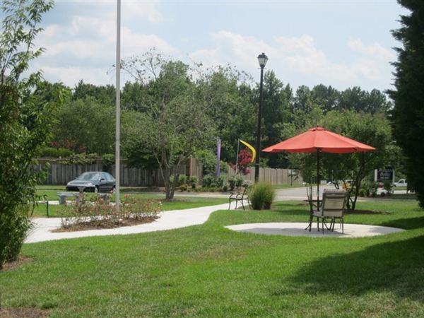 Arlington Pointe Apartments - Photo 2 of 5