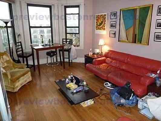 1258 Commonwealth Ave - Photo 3 of 11