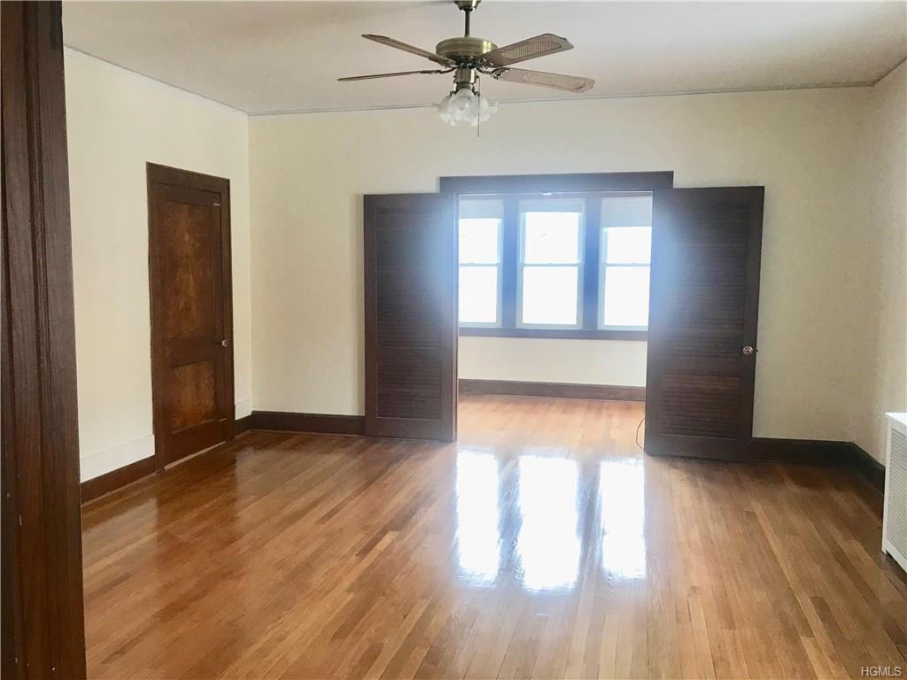 106 Gordon Ave - Photo 3 of 11