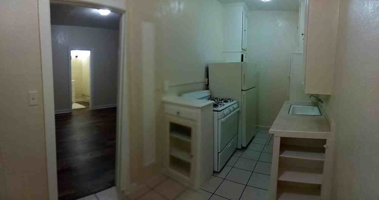 520 South Mariposa Avenue - Photo 3 of 15