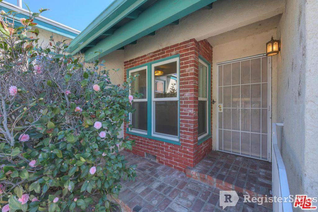 14540 Haynes St - Photo 3 of 5