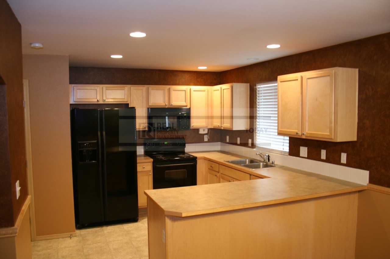 7249 177th St E - Photo 2 of 10