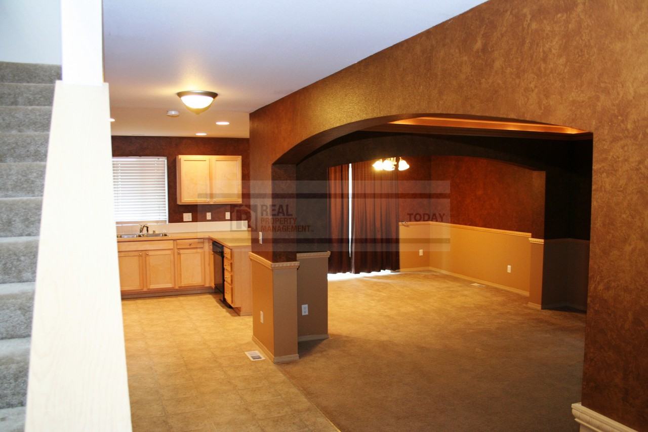 7249 177th St E - Photo 5 of 10