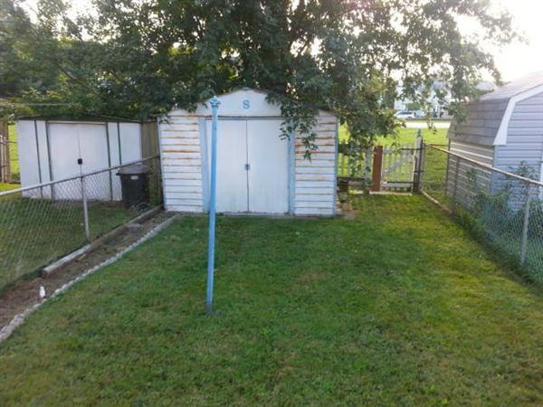 237 Birch Ave - Photo 2 of 11