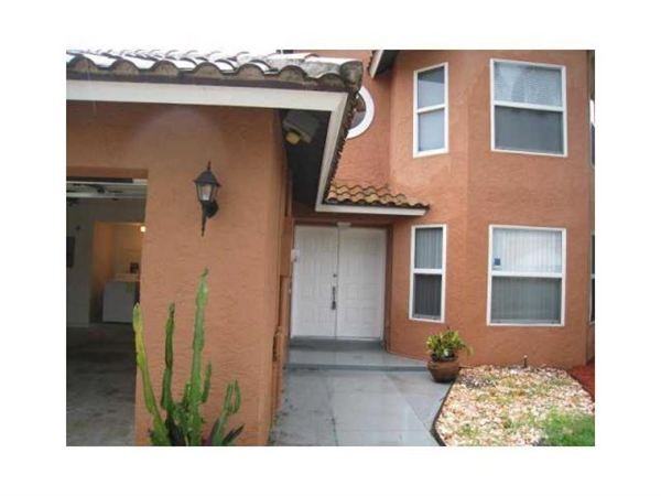 10410 Islander Dr - Photo 2 of 6