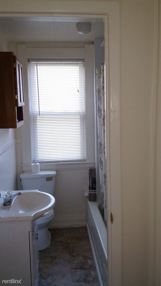 7401 Brinsmade Ave - Photo 2 of 6