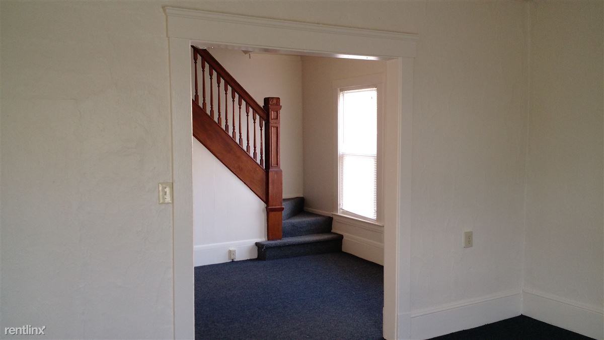 7401 Brinsmade Ave - Photo 3 of 6