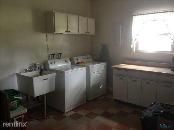 25521 Fort Meigs Rd - Photo 3 of 14