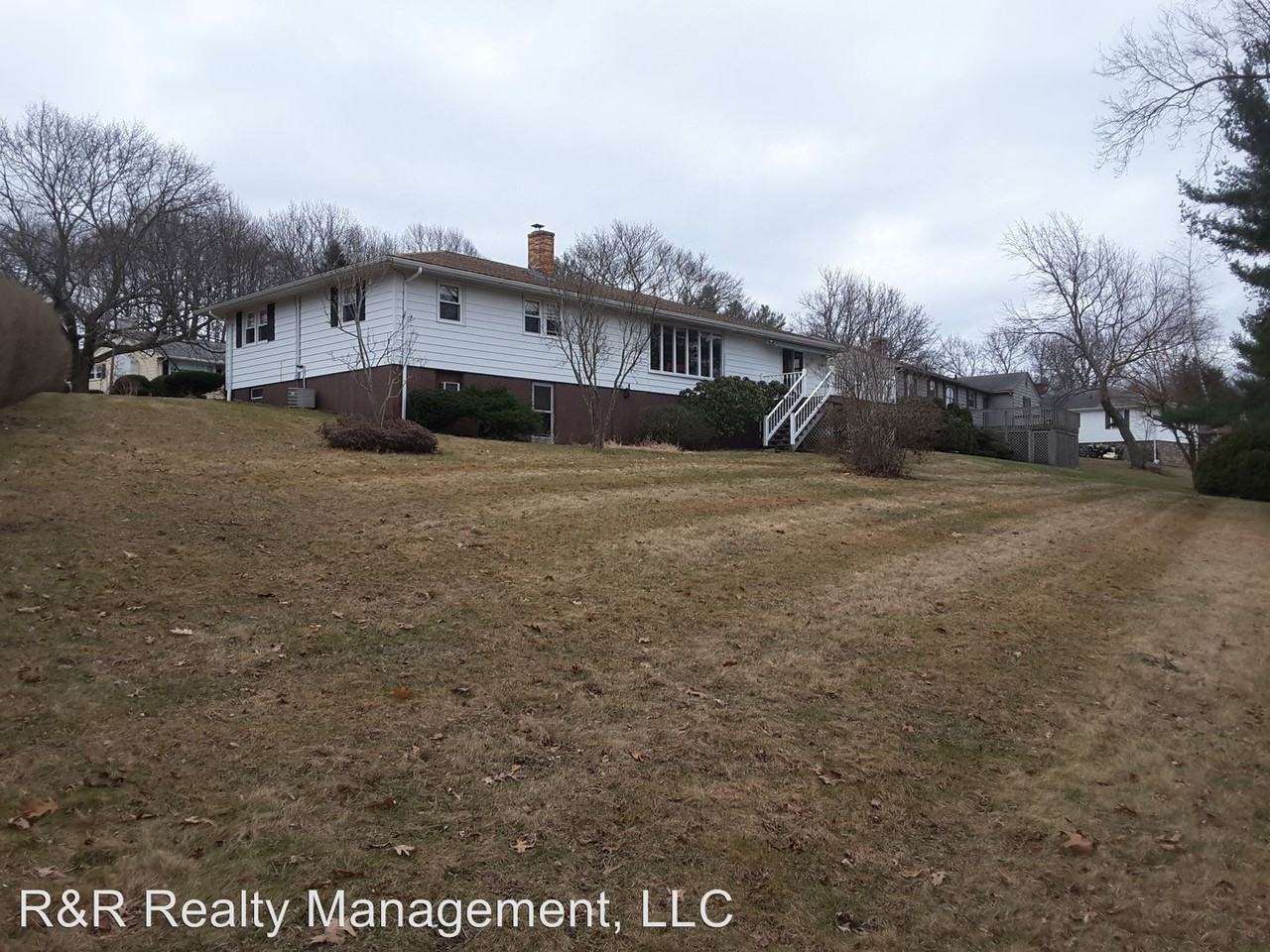 41 Hilltop Cir - Photo 2 of 12