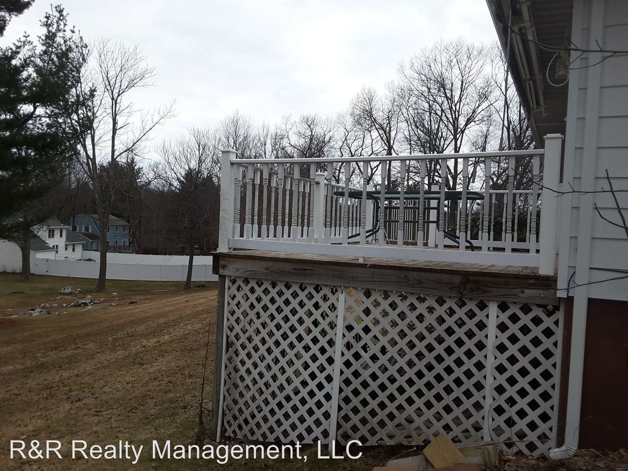 41 Hilltop Cir - Photo 3 of 12