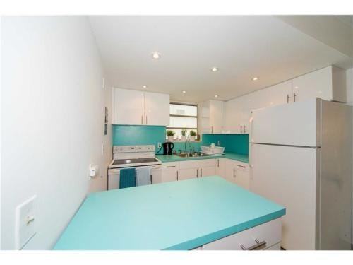 701 Collins Ave - Photo 2 of 6