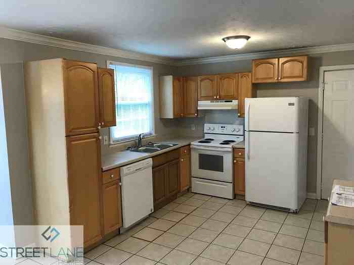 505 Roosevelt Ave - Photo 3 of 17