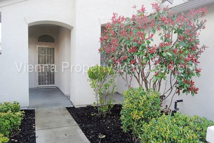 1667 Luton Dr - Photo 3 of 26