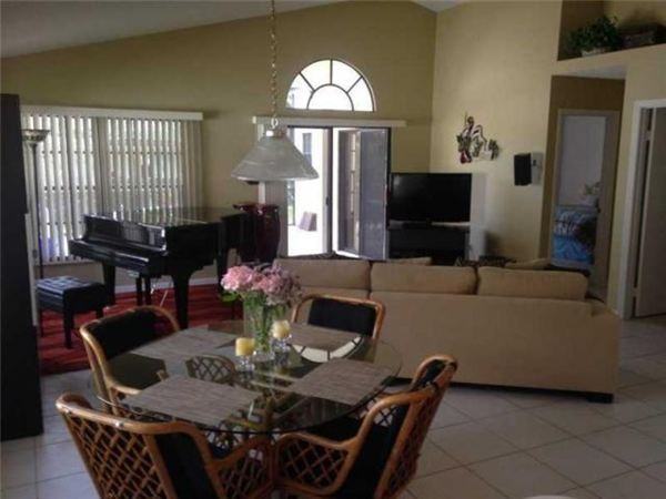 4500 Sherwood Forest Dr - Photo 3 of 5