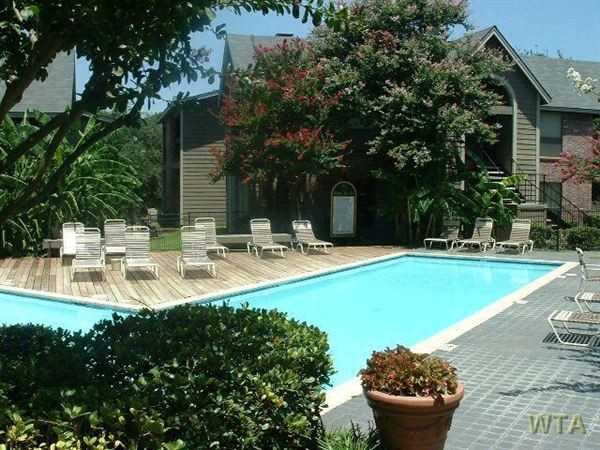 Fredericksburg Road at Prue Road Apartments Fredericksburg Rd, San