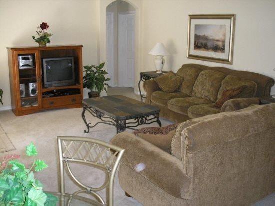 16025 Hawk Hill St - Photo 2 of 10