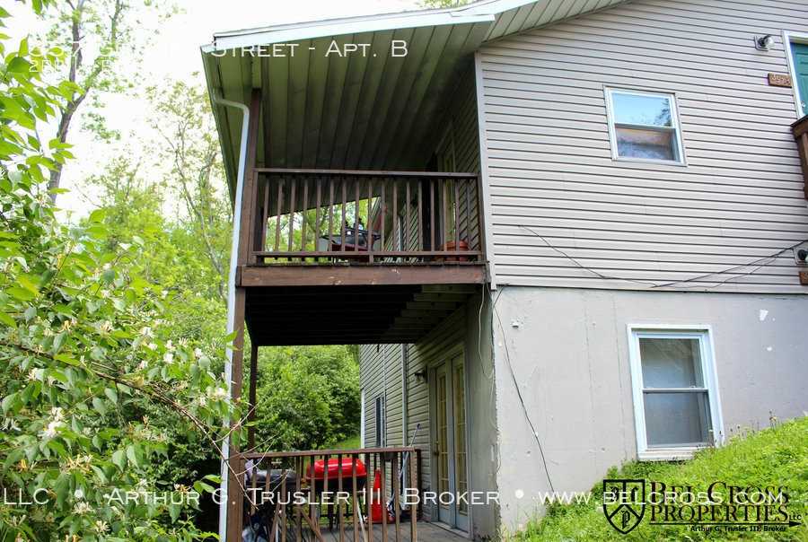 357 Gilmore St #B - Photo 3 of 6