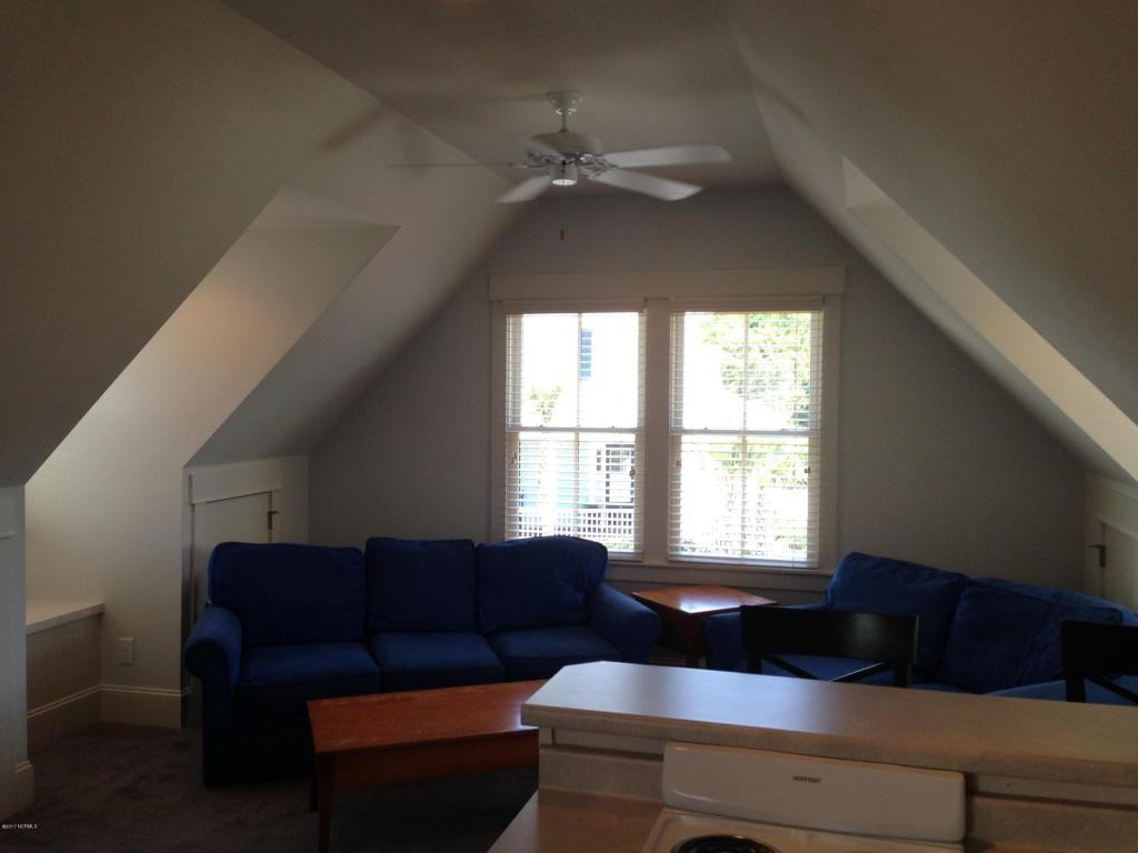 6523 Brevard Dr - Photo 3 of 10