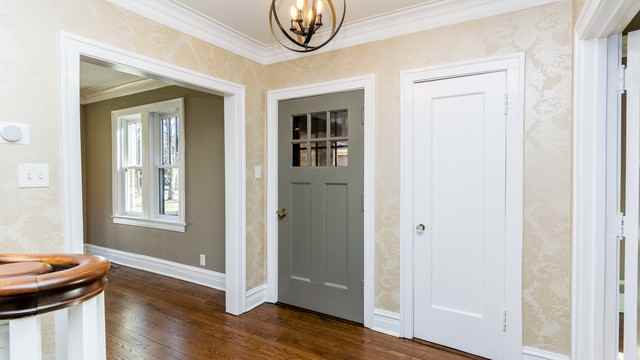 1034 Monroe Ave - Photo 3 of 50