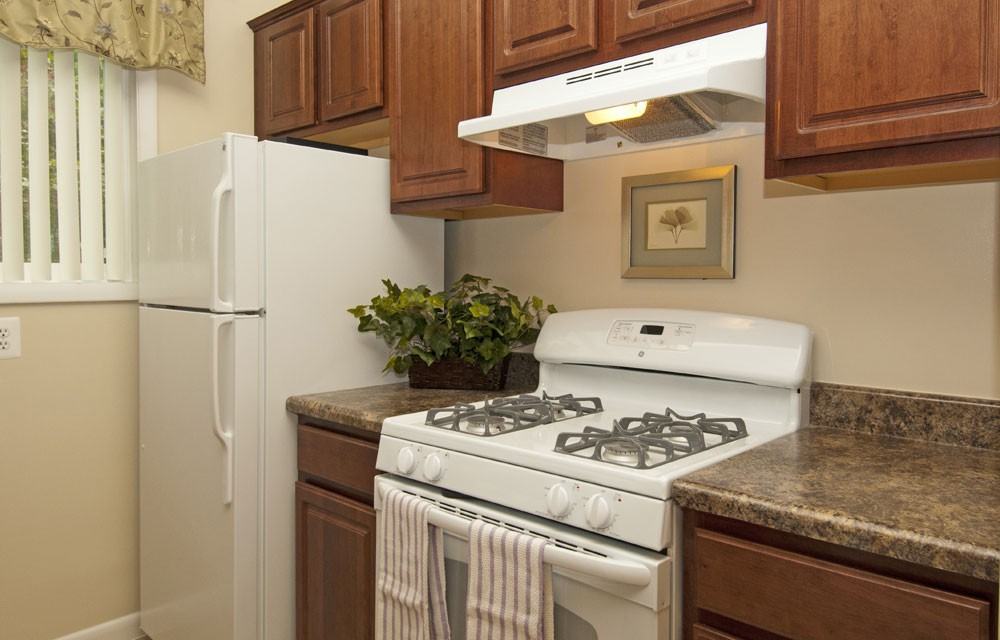 Heather Hill Apartments - Photo 2 of 8