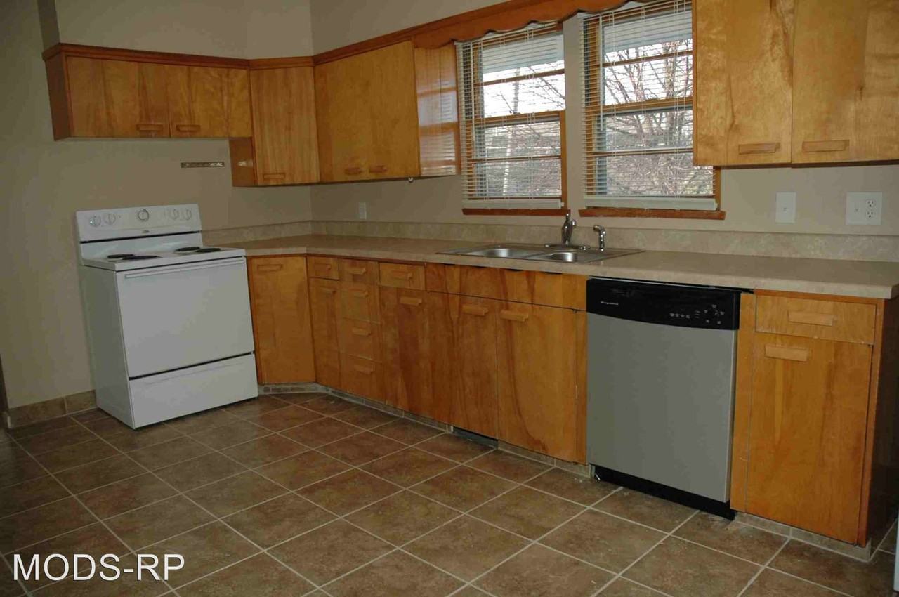 4855 S 132nd St - Photo 2 of 4