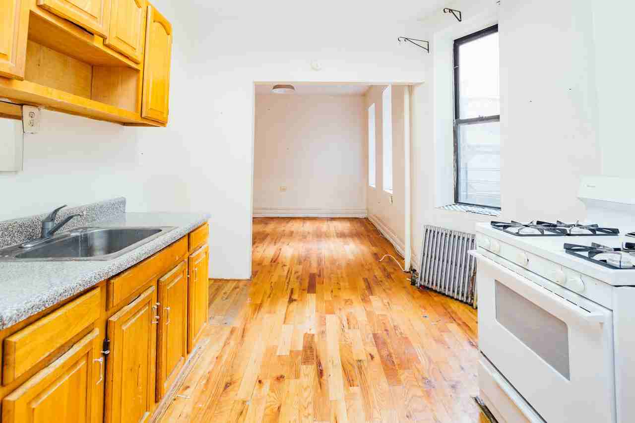 S 3rd St & Hooper St #10b