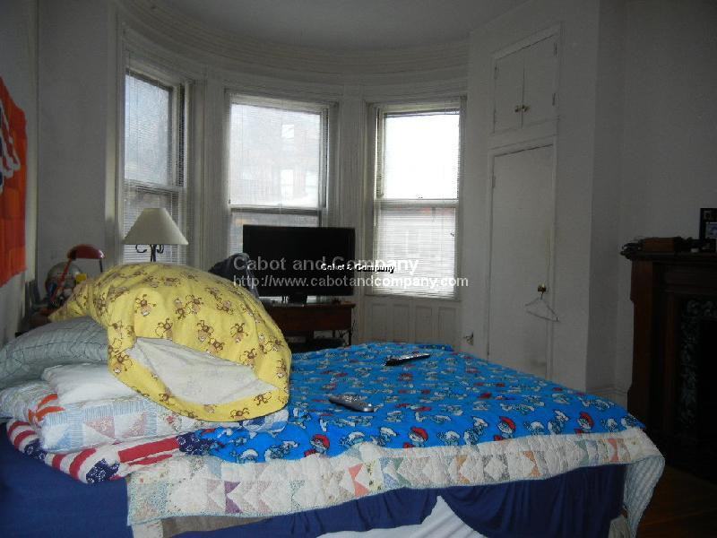 295 Newbury Street ##4