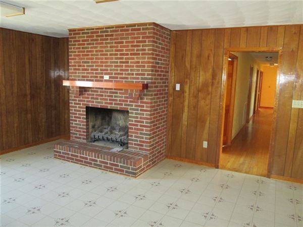 1505 Blacksburg Rd - Photo 3 of 4