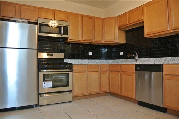 Kedzie and Ainslie - Photo 2 of 6