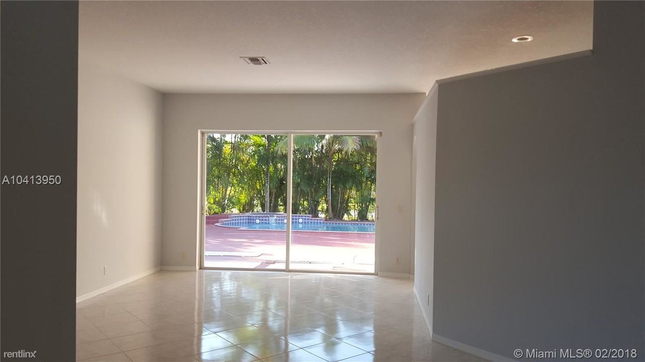 16432 Segovia Cir N - Photo 2 of 8