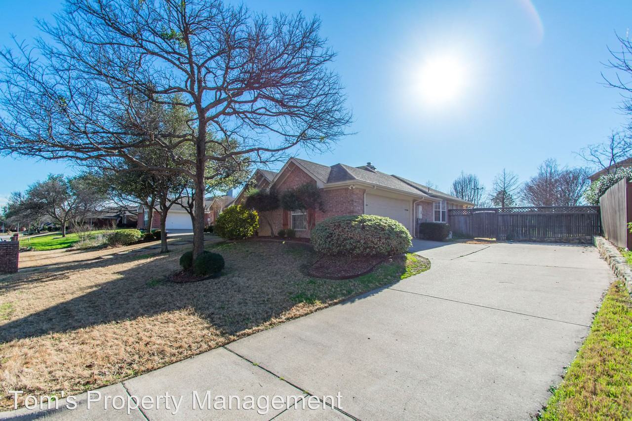 732 Hunters Glen Trail - Photo 3 of 29