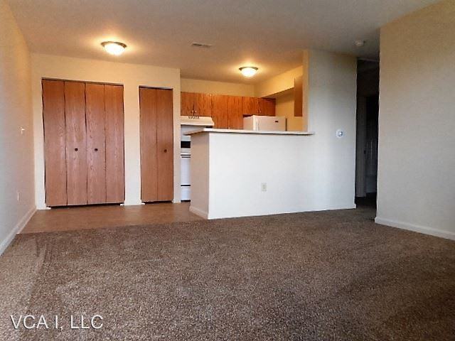 1115 W 15th St - Photo 3 of 9