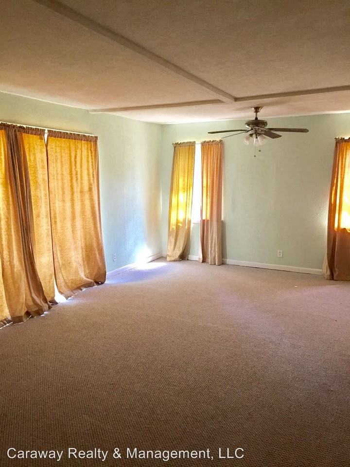 425 Seneca Trail - Photo 3 of 7