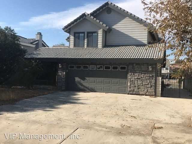 18160 Pier Dr - Photo 2 of 46