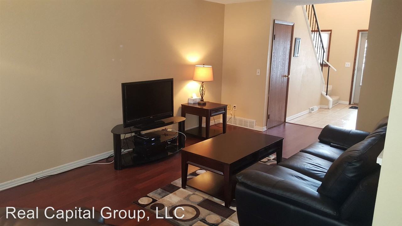 9 Lexington Ct - Photo 2 of 8