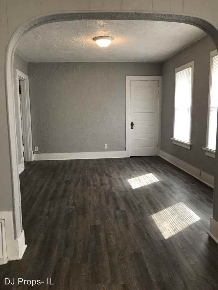 4315 11th St - Photo 2 of 8